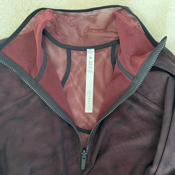 Lululemon Reversible Mesh 1/2 Zip - Picture 4 of 7